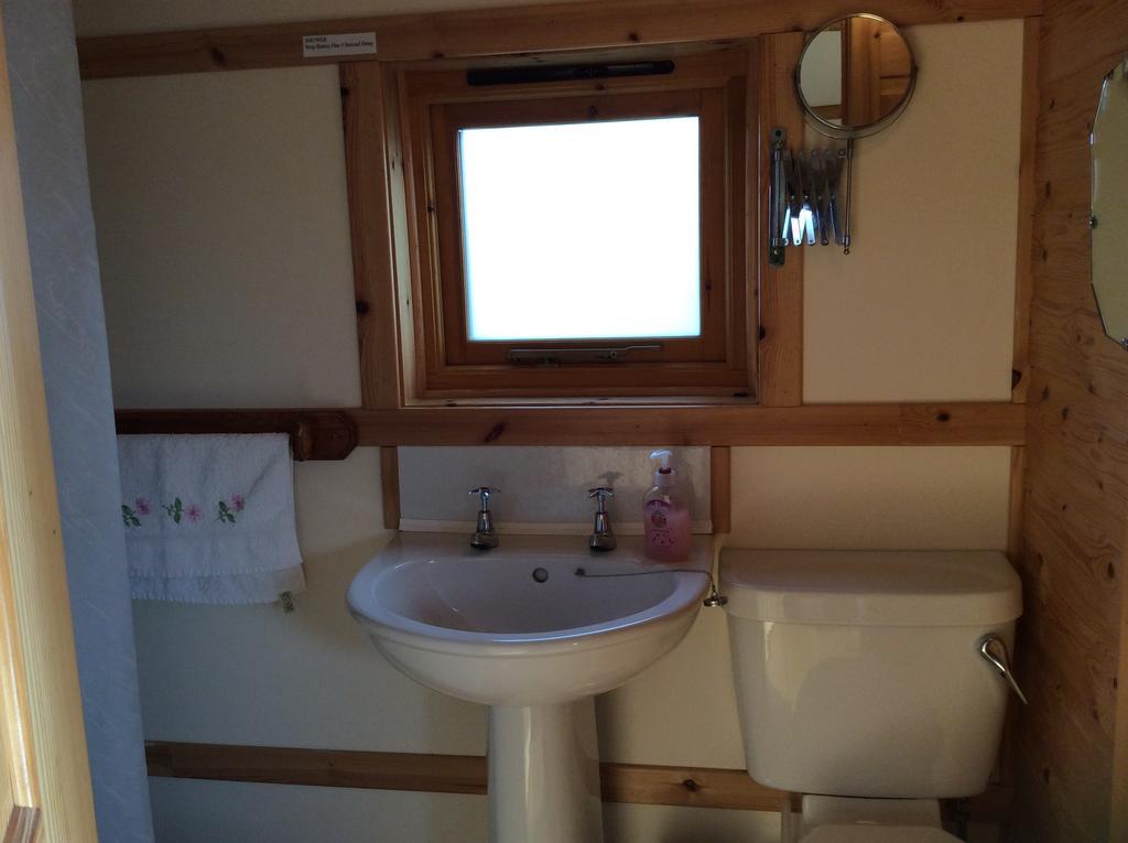 Bower Pods Hotel Bowermadden Екстериор снимка